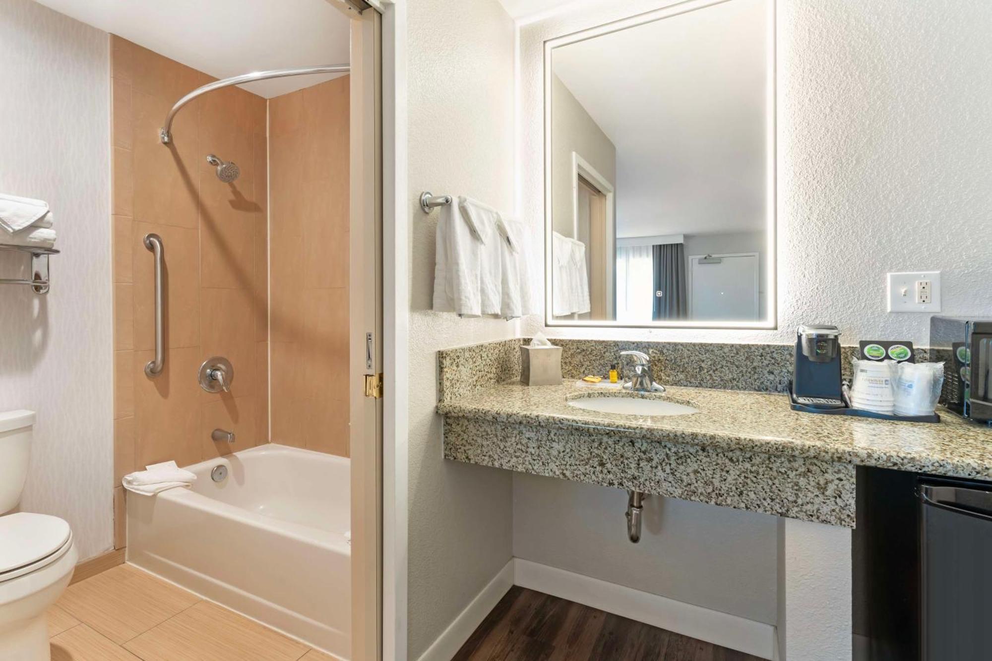 Best Western Plus Rancho Cordova Inn Esterno foto
